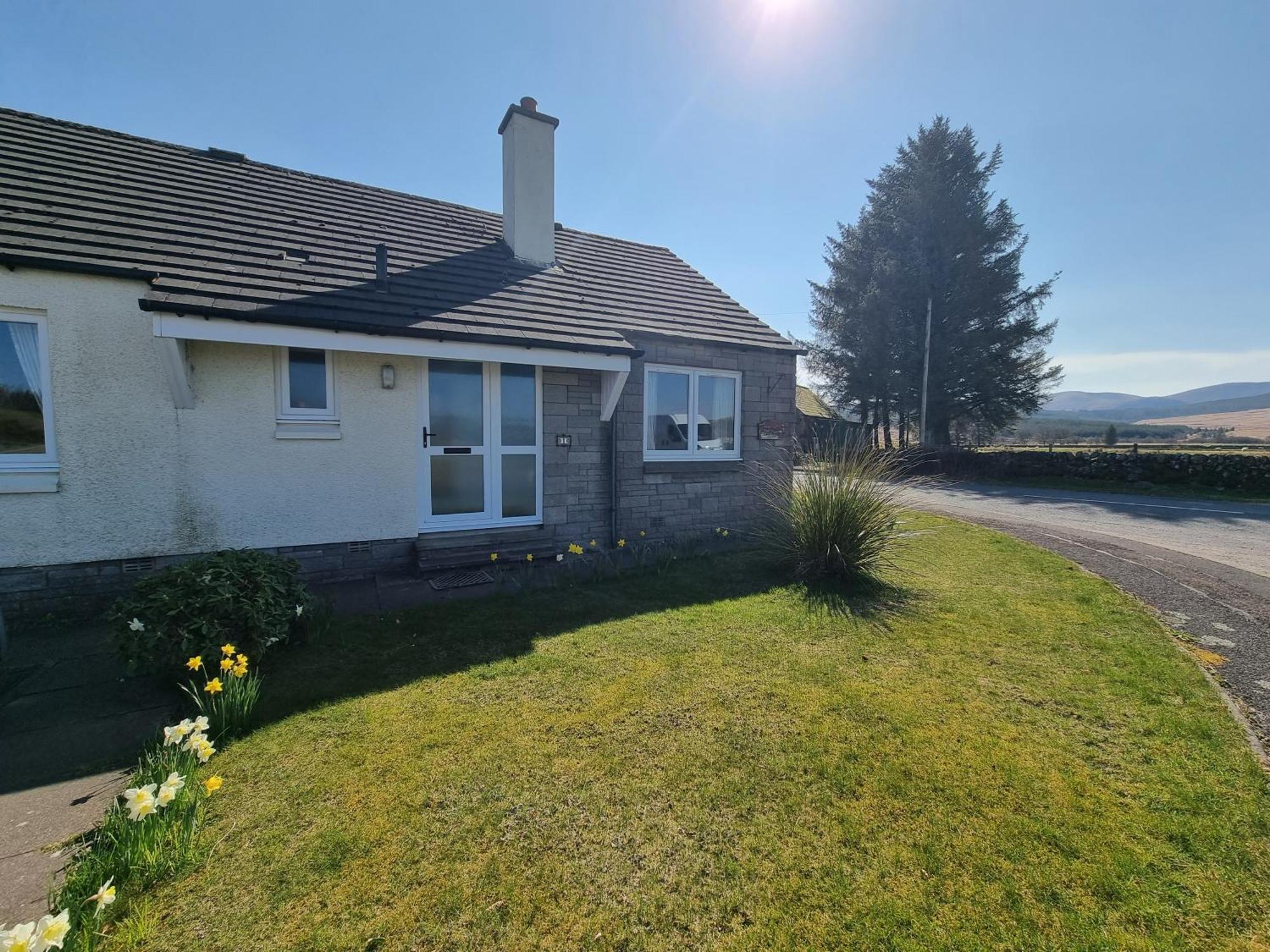 Lavender With Parking And Beautiful Views Easter Special Holiday home